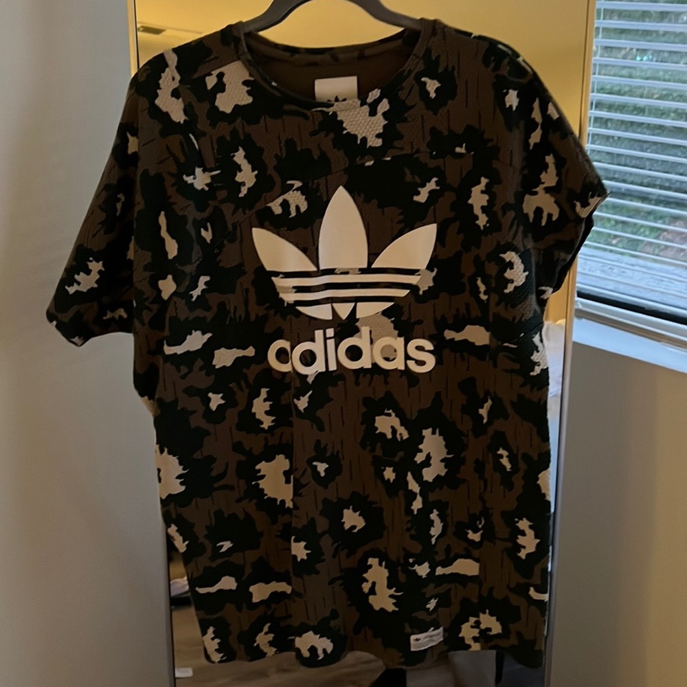 Army adidas shirt (thick material)